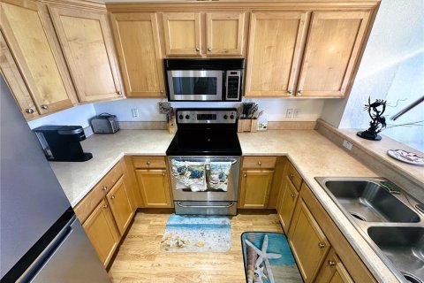 Condo in Horseshoe Beach, Florida, 2 bedrooms  № 1550444 - photo 14
