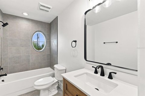 House in Clearwater, Florida 5 bedrooms, 423.45 sq.m. № 2294729 - photo 26