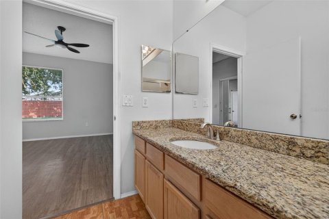Touwnhouse à vendre à Orlando, Floride: 3 chambres, 143.35 m2 № 2198082 - photo 24
