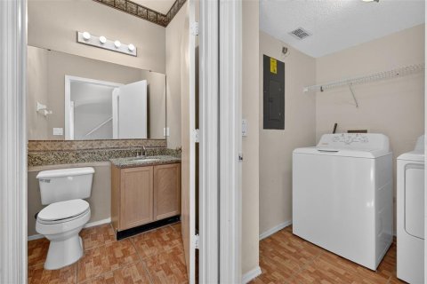 Touwnhouse à vendre à Orlando, Floride: 3 chambres, 143.35 m2 № 2198082 - photo 26