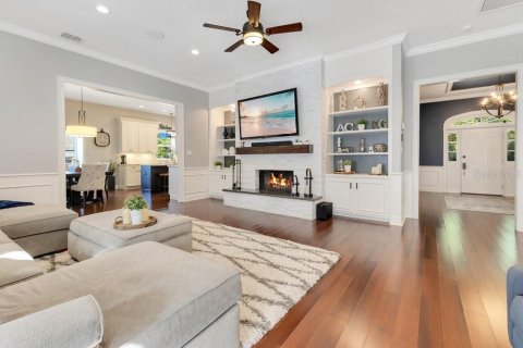 Casa en venta en Orlando, Florida, 4 dormitorios, 348.2 m2 № 1719598 - foto 9