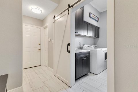 Casa en venta en Orlando, Florida, 4 dormitorios, 348.2 m2 № 1719598 - foto 24