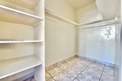 Copropriété à louer à Miami Beach, Floride: 38.55 m2 № 1998311 - photo 8