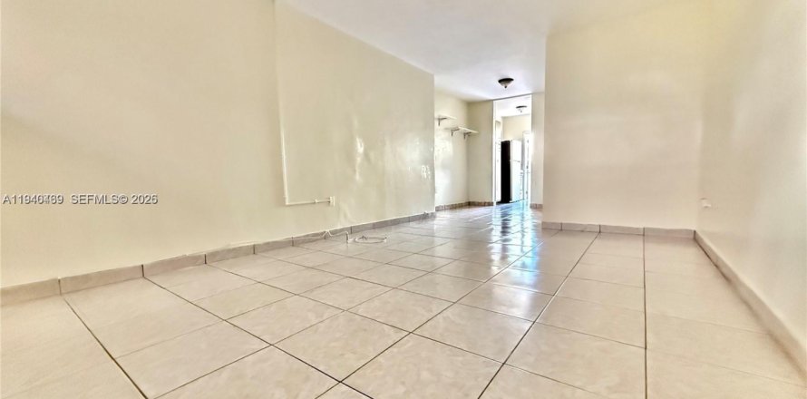 Studio à Condo à Miami Beach, Floride № 1998311