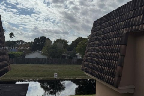 Купить кондоминиум в Корал-Спрингс, Флорида 2 спальни, 69.86м2, № 2055318 - фото 12