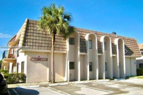 Кондоминиум с 2 спальнями в Корал-Спрингс, Флорида № 2055318