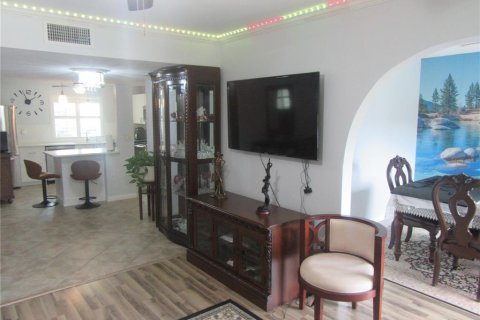 Copropriété à louer à Saint Petersburg, Floride: 2 chambres, 109.62 m2 № 2402850 - photo 14