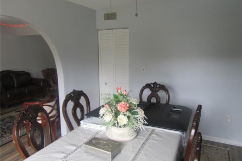 Copropriété à louer à Saint Petersburg, Floride: 2 chambres, 109.62 m2 № 2402850 - photo 17