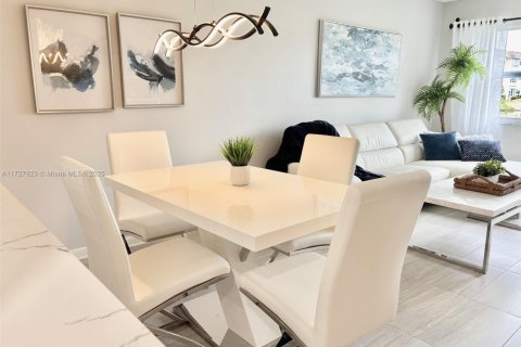 Condo in Lauderdale Lakes, Florida, 1 bedroom  № 2038117 - photo 12