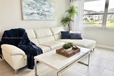 Condo in Lauderdale Lakes, Florida, 1 bedroom  № 2038117 - photo 19