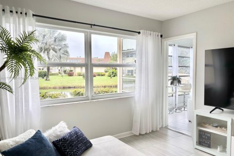 Condo in Lauderdale Lakes, Florida, 1 bedroom  № 2038117 - photo 27