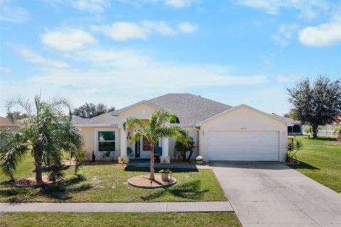 Villa ou maison à Port Charlotte, Floride 3 chambres, 168.62 m2 № 2419336