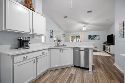 Villa ou maison à vendre à Port Charlotte, Floride: 3 chambres, 168.62 m2 № 2419336 - photo 8
