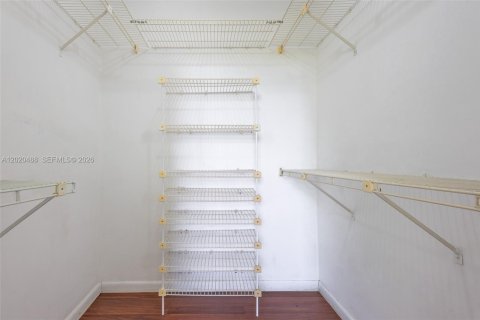 Купить кондоминиум в Маргит, Флорида 2 спальни, 92.9м2, № 2190504 - фото 17