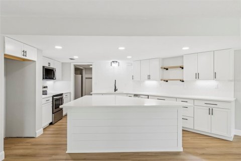 Купить кондоминиум в Палм-Харбор, Флорида 3 комнаты, 173.73м2, № 2147542 - фото 2