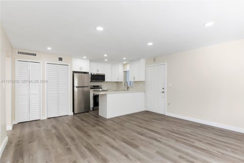Copropriété à louer à Miami, Floride: 1 chambre, 58.53 m2 № 2042836 - photo 11