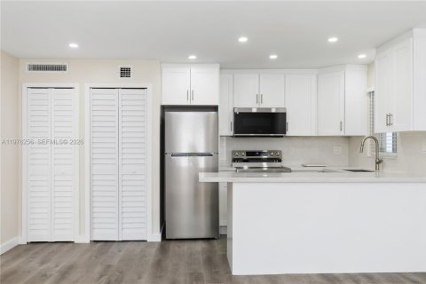 Copropriété à louer à Miami, Floride: 1 chambre, 58.53 m2 № 2042836 - photo 18