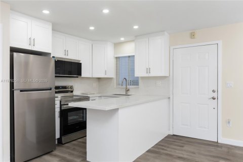 Copropriété à louer à Miami, Floride: 1 chambre, 58.53 m2 № 2042836 - photo 17