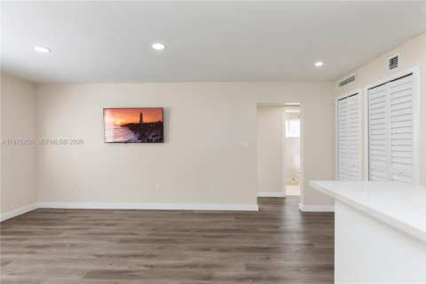 Copropriété à louer à Miami, Floride: 1 chambre, 58.53 m2 № 2042836 - photo 10