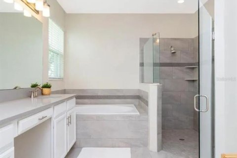 House in Winter Garden, Florida 4 bedrooms, 247.31 sq.m. № 1736764 - photo 26