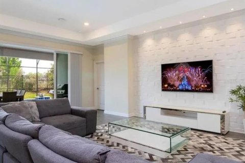 House in Winter Garden, Florida 4 bedrooms, 247.31 sq.m. № 1736764 - photo 14