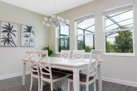 House in Winter Garden, Florida 4 bedrooms, 247.31 sq.m. № 1736764 - photo 20