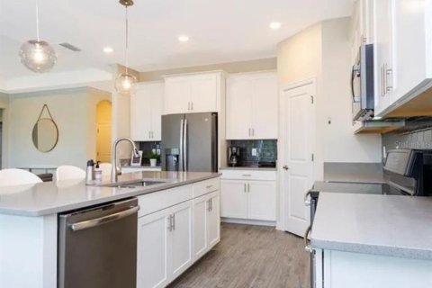 House in Winter Garden, Florida 4 bedrooms, 247.31 sq.m. № 1736764 - photo 18