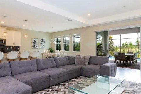 House in Winter Garden, Florida 4 bedrooms, 247.31 sq.m. № 1736764 - photo 13