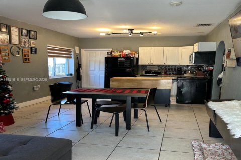 Купить виллу или дом в Майами, Флорида 2 спальни, 86.96м2, № 2025850 - фото 2