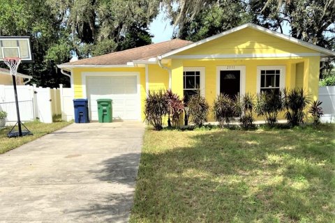 Villa ou maison à louer à Tampa, Floride: 3 chambres, 123.37 m2 № 1894016 - photo 1
