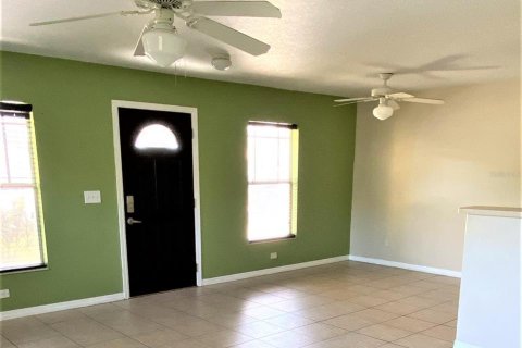 Villa ou maison à louer à Tampa, Floride: 3 chambres, 123.37 m2 № 1894016 - photo 2