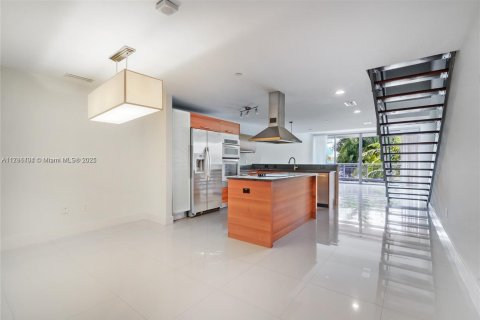 Condo in Aventura, Florida, 1 bedroom № 2091157 - photo 8
