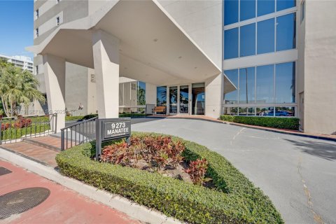 Снять в аренду кондоминиум в Серфсайд, Флорида 2 спальни, 95.13м2, № 1991735 - фото 30