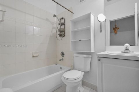 Купить кондоминиум в Дорал, Флорида 4 спальни, 146.79м2, № 2026268 - фото 18