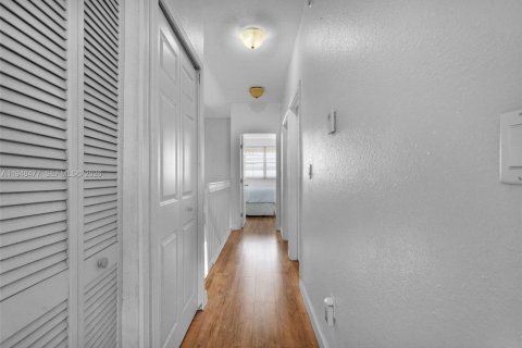 Купить кондоминиум в Дорал, Флорида 4 спальни, 146.79м2, № 2026268 - фото 27