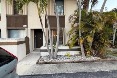 Touwnhouse à North Miami Beach, Floride 3 chambres, 147.71 m2 № 2170272