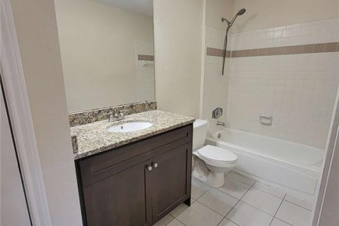 Condo in Saint Petersburg, Florida, 1 bedroom  № 1915411 - photo 2
