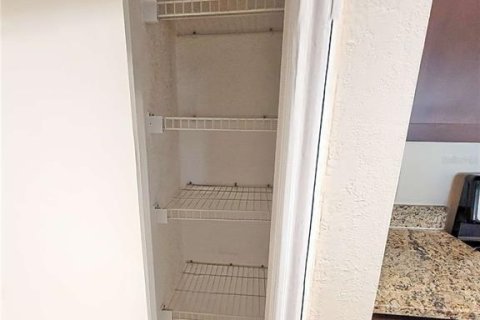Condo in Saint Petersburg, Florida, 1 bedroom  № 1915411 - photo 19