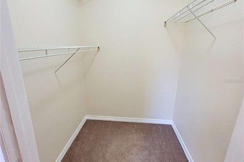 Condo in Saint Petersburg, Florida, 1 bedroom  № 1915411 - photo 5