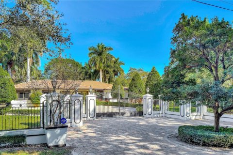 House in Homestead, Florida 3 bedrooms, 252.23 sq.m. № 1860978 - photo 4