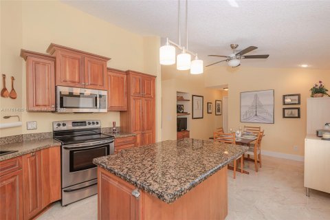 House in Dania Beach, Florida 3 bedrooms, 148.18 sq.m. № 1728898 - photo 18