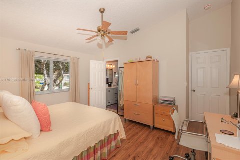 House in Dania Beach, Florida 3 bedrooms, 148.18 sq.m. № 1728898 - photo 24