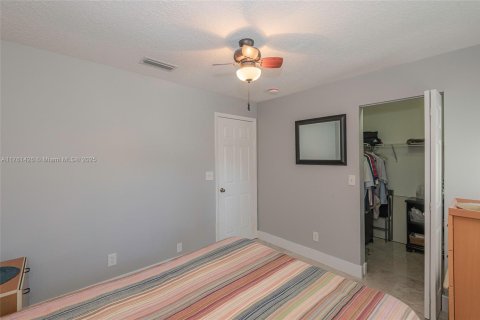 House in Dania Beach, Florida 3 bedrooms, 148.18 sq.m. № 1728898 - photo 30