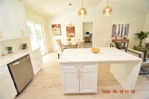 House in Spring Hill, Florida 3 bedrooms, 138.24 sq.m. № 1854063 - photo 11