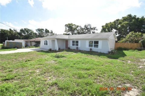 House in Spring Hill, Florida 3 bedrooms, 138.24 sq.m. № 1854063 - photo 1