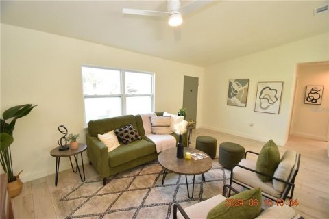 House in Spring Hill, Florida 3 bedrooms, 138.24 sq.m. № 1854063 - photo 21