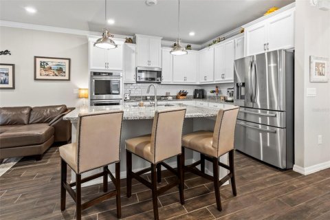 Townhouse in Tampa, Florida 3 bedrooms, 178.37 sq.m. № 2237002 - photo 11