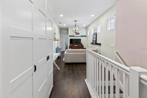 Townhouse in Tampa, Florida 3 bedrooms, 178.37 sq.m. № 2237002 - photo 29