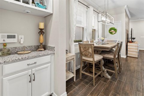 Townhouse in Tampa, Florida 3 bedrooms, 178.37 sq.m. № 2237002 - photo 16
