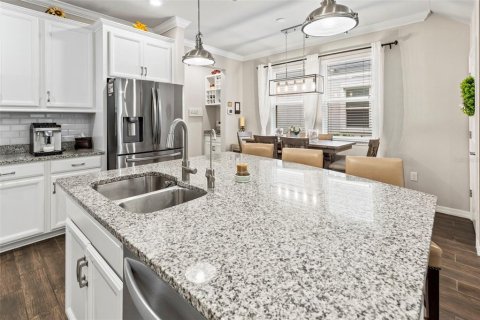 Townhouse in Tampa, Florida 3 bedrooms, 178.37 sq.m. № 2237002 - photo 14